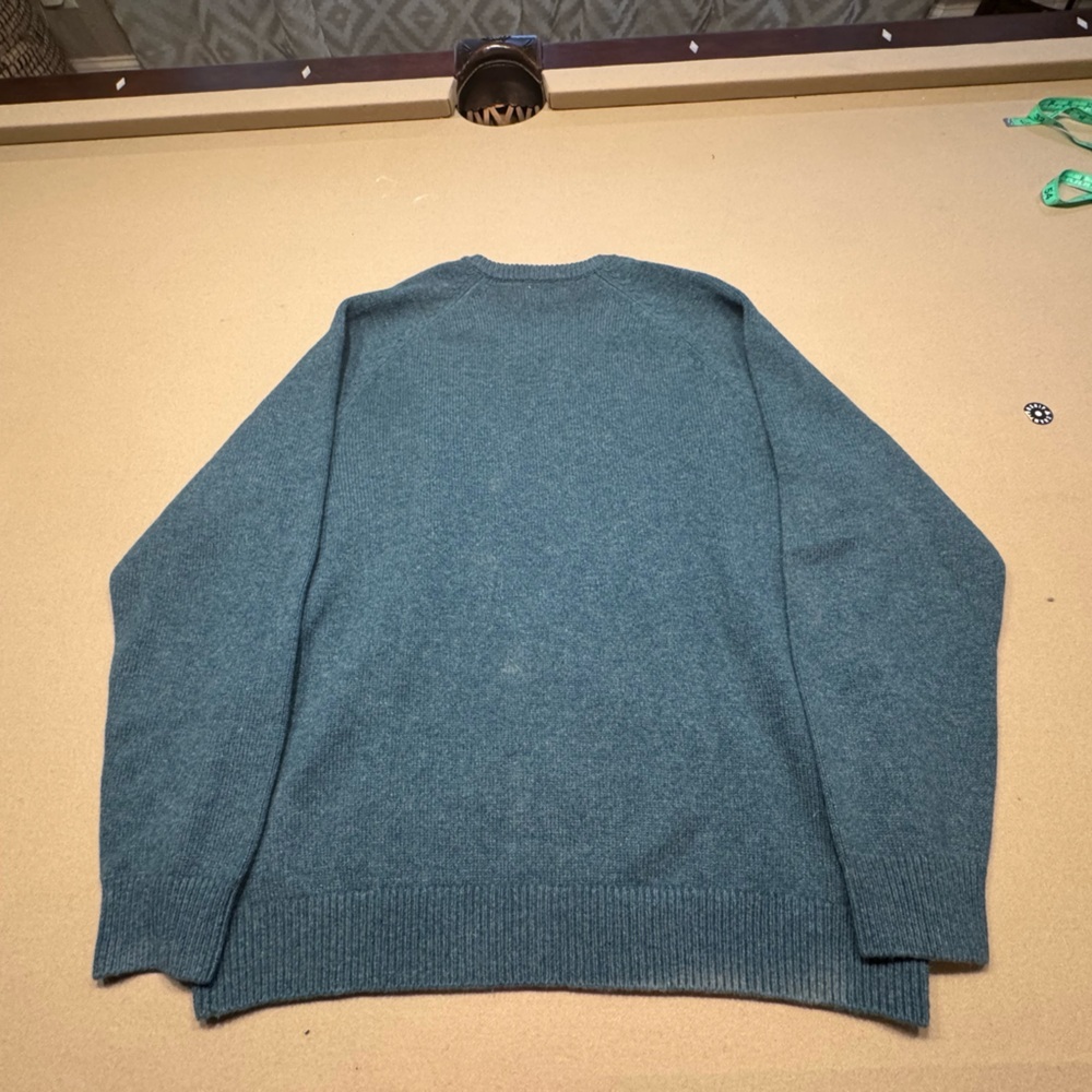 L.L. Bean V-Neck 100% Lambs Wool Sweater Timeless Knit Design - Picture 2 of 5
